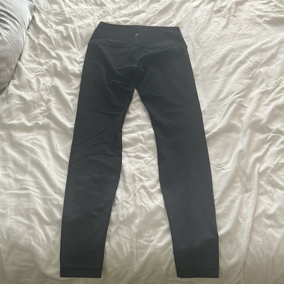 Lululemon high rise leggings - Picture 4 of 8